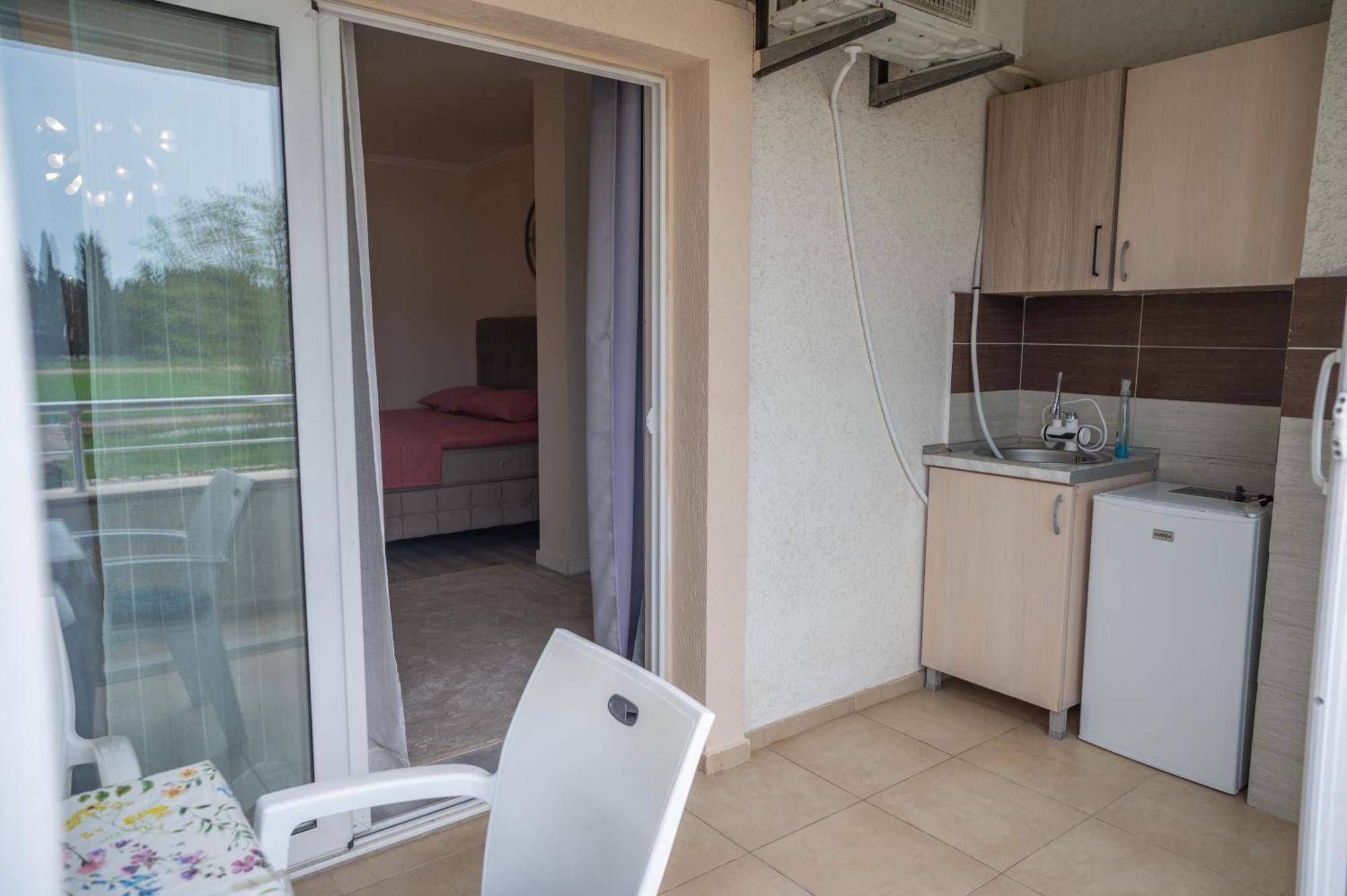 Beach Walk Apartments Ulcinj Esterno foto